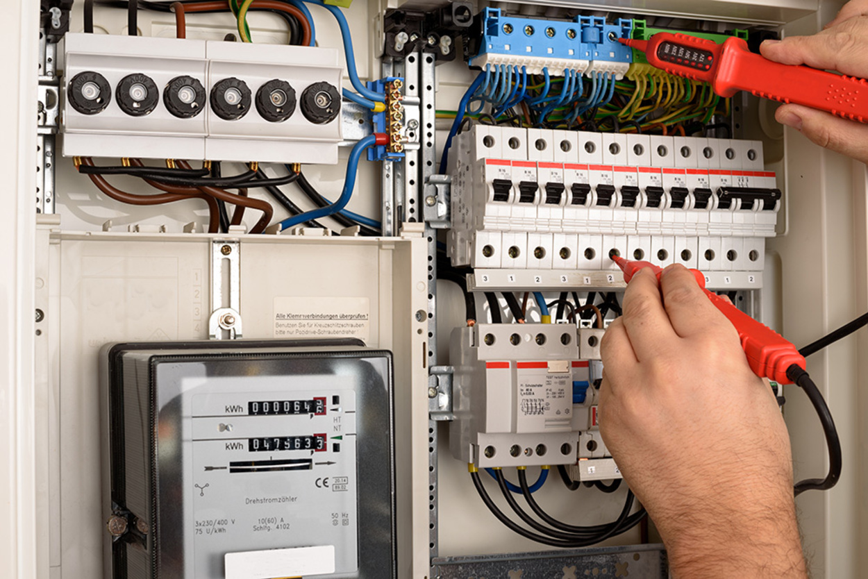 E-Check bei Elektro Schmitt GmbH in Würzburg